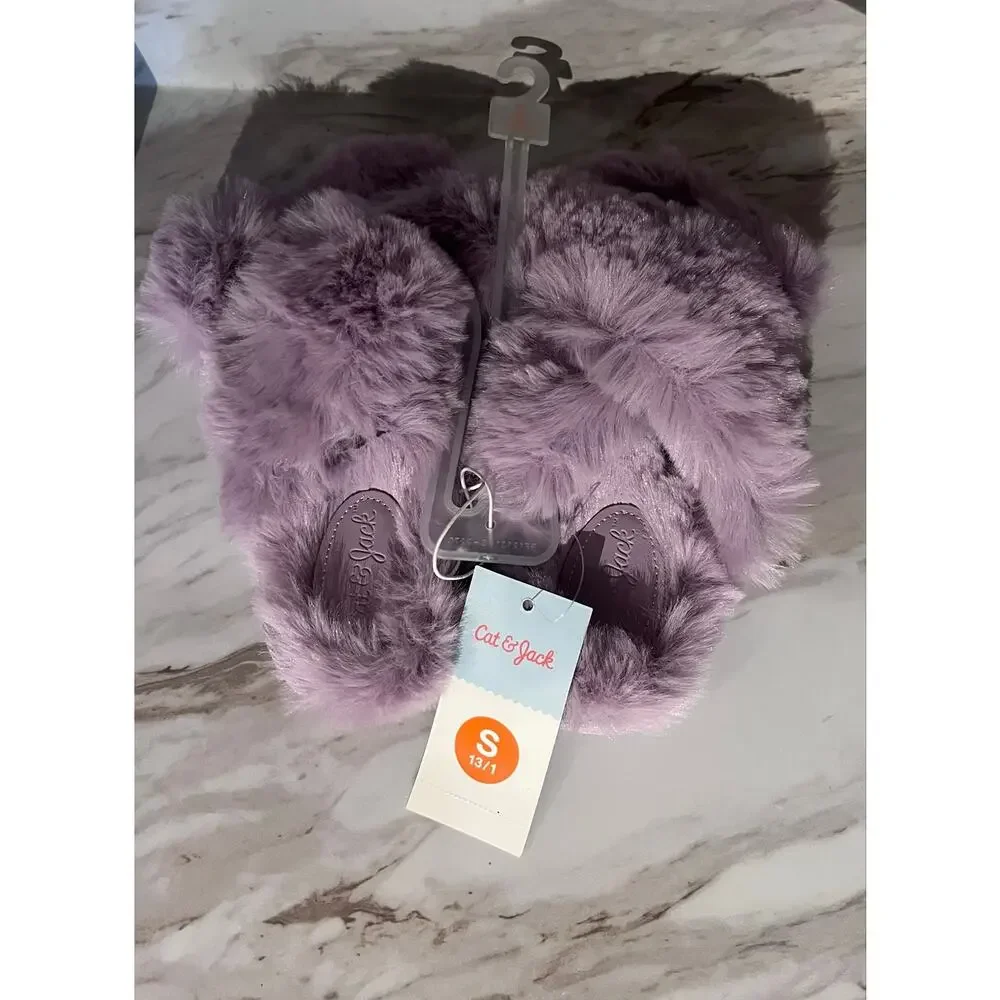BRAND NEW Girls Purple Slippers Size Small (13)